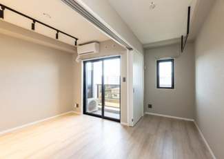 LDK と寝室が引戸引込で開放的な利用が可能