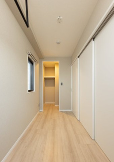 洗面鏡のLED ライン照明もハイセンス 引出収納付