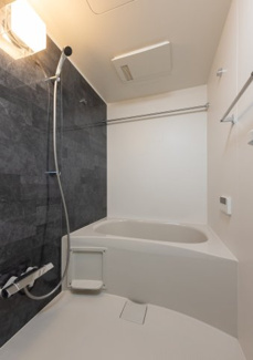 壁面はマグネットタイプで入居者様でアレンジ可能