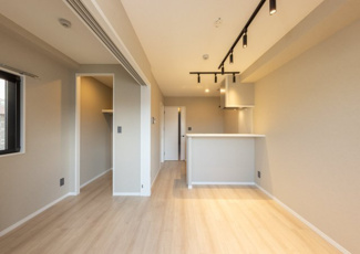 飲食 ウエスト味の街（うどん、焼肉、中華、カフェ） カフェはワークスペースあり 400m