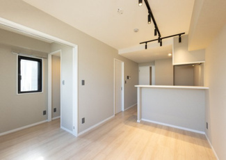 飲食 ウエスト味の街（うどん、焼肉、中華、カフェ） カフェはワークスペースあり 400m