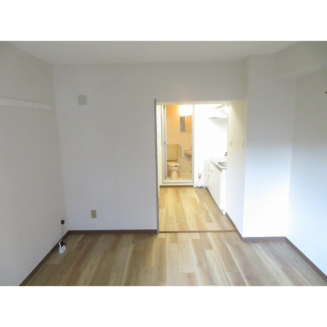 メゾン丸十の居間・リビング