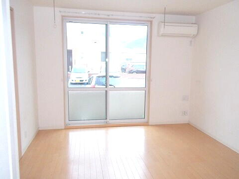 シャーメゾンきびじ Aの居間・リビング