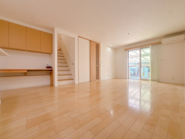 【居間・リビング】 | 福岡市南区高宮2丁目中古戸建☆仲介手数料半額☆