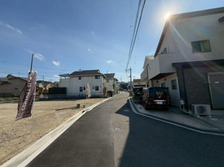 【前面道路含む現地写真】