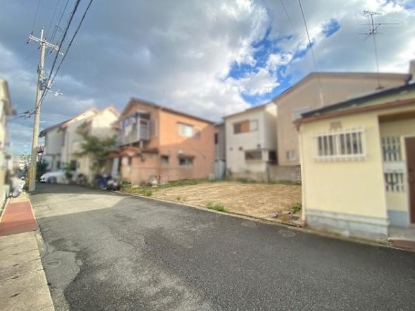【前面道路含む現地写真】