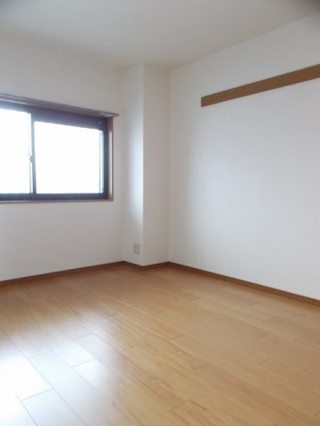 アルビトロＪの内装|明るい色調の室内です