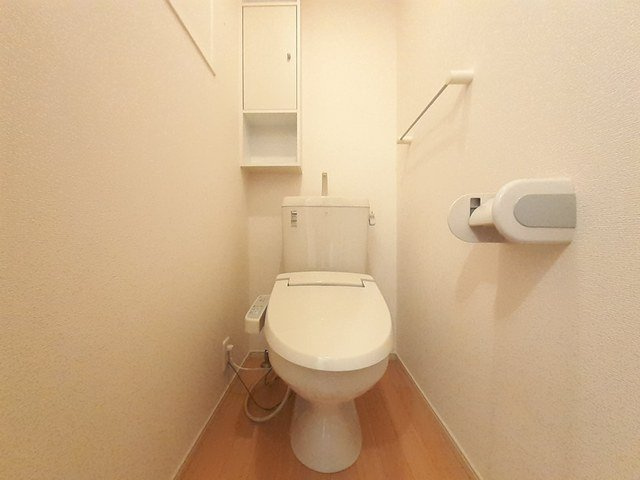 ＣＨＥＳＴＡ長江のトイレ|ゆったりとした空間のトイレです