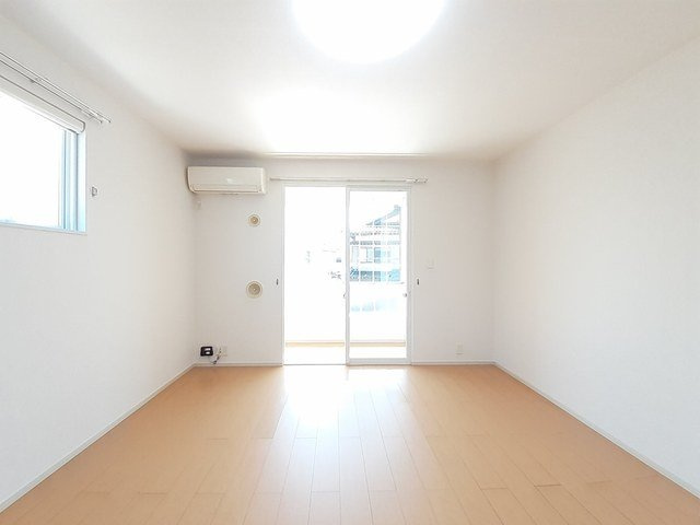 ＣＨＥＳＴＡ長江の居間・リビング|ゆったり過ごせる居間です