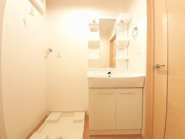 ＣＨＥＳＴＡ長江の洗面所|スペースが確保できる洗面所です