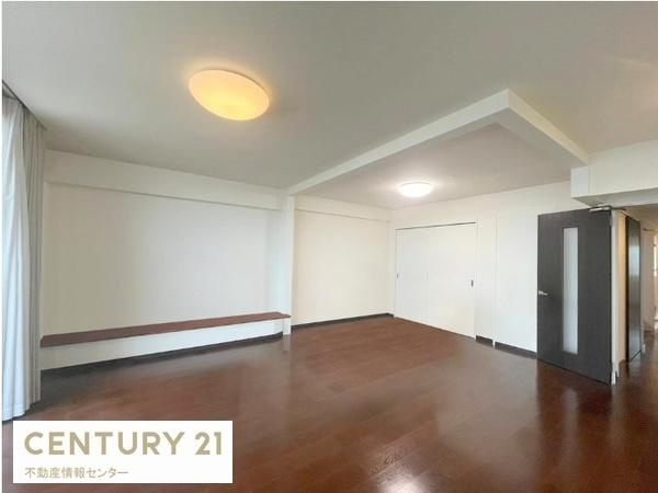 【居間・リビング】 | キングスクエアヴィルジア大阪 | 採光良好