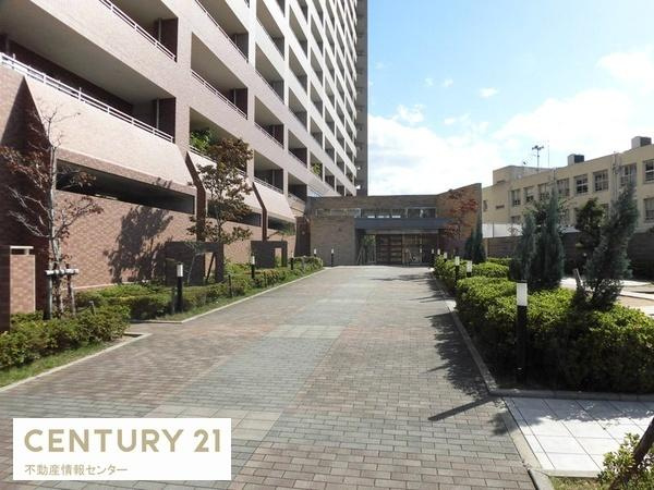 【エントランス】 | キングスクエアヴィルジア大阪