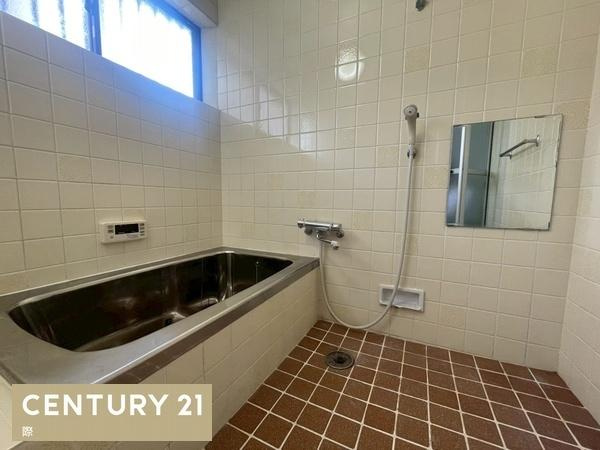 和歌山市井辺　中古戸建の浴室