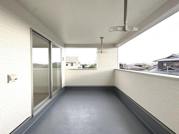 【バルコニー】