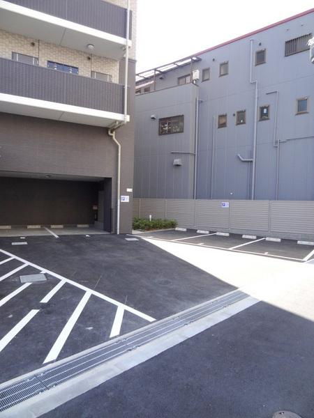 エステージ難波ＷＥＳＴの駐車場|★駐車場完備★