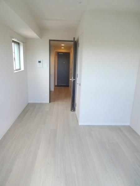 エステージ難波ＷＥＳＴの居間・リビング|★角部屋なので二面採光★