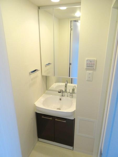 エステージ難波ＷＥＳＴの洗面所|★シャンプードレッサー★