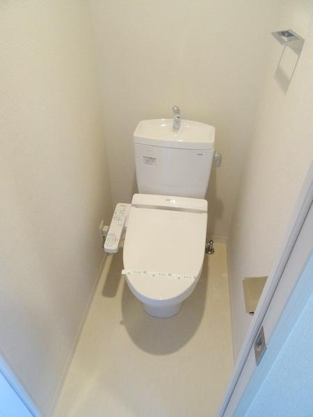 エステージ難波ＷＥＳＴのトイレ|★ウォシュレット付き★