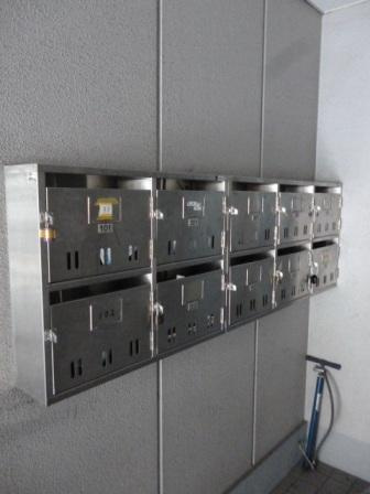 キャトルメゾン天野のエントランス|キレイなポスト