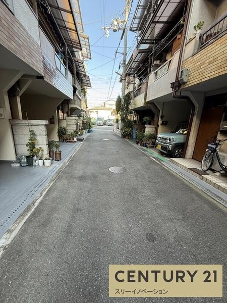 小林西2丁目中古戸建の前面道路含む現地写真