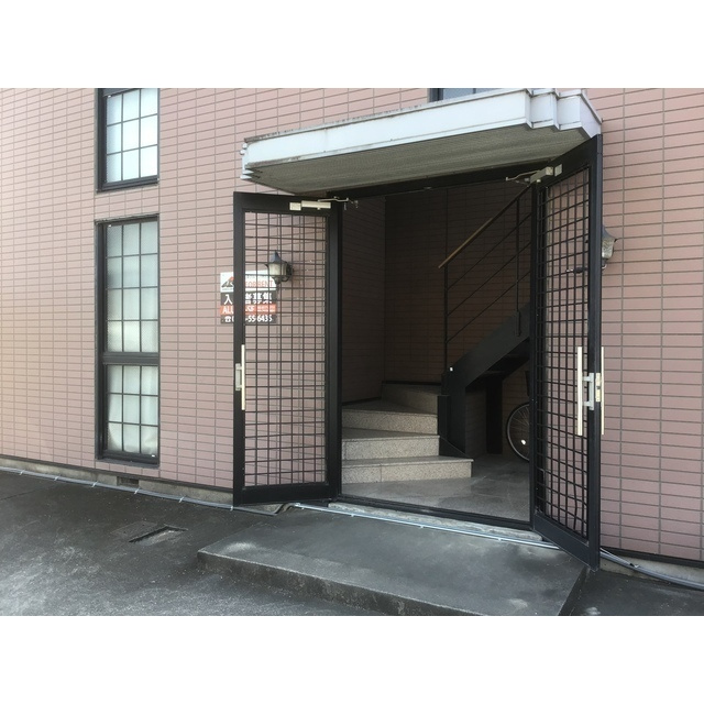 シャルマンBのエントランス