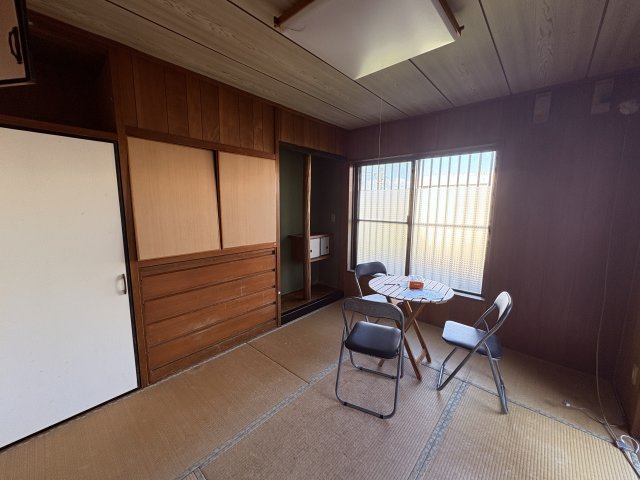 〇那覇市繁多川2丁目中古戸建ての和室|明るい和室です
