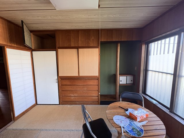 〇那覇市繁多川2丁目中古戸建ての和室|畳の上でゆっくりとくつろげる和室です