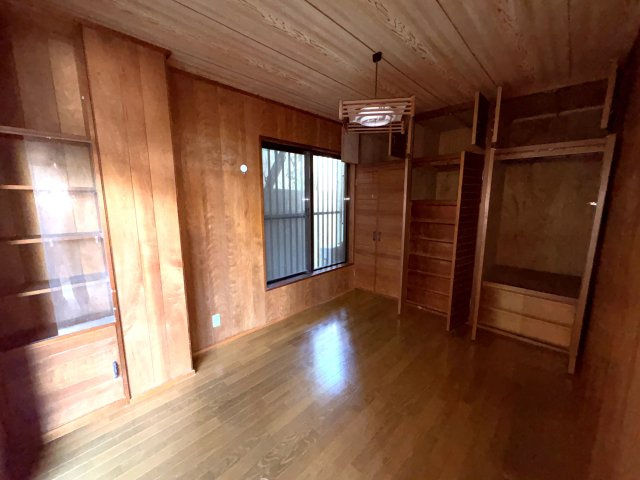 〇那覇市繁多川2丁目中古戸建ての洋室|広々とした洋室です