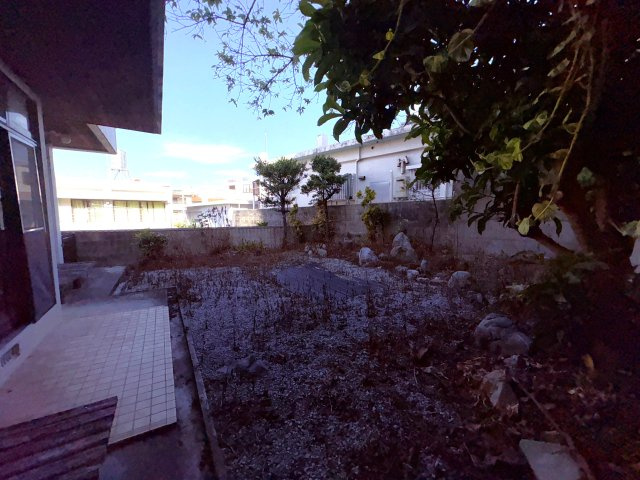 〇那覇市繁多川2丁目中古戸建ての庭|お庭が付いています