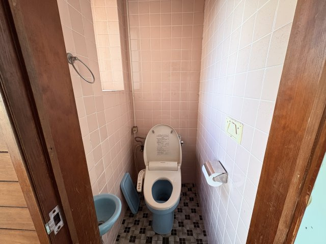 〇那覇市繁多川2丁目中古戸建てのトイレ|清潔感のあるトイレです