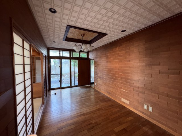 〇那覇市繁多川2丁目中古戸建ての居間・リビング|リビングです