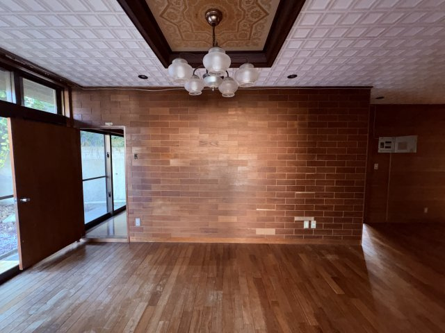 〇那覇市繁多川2丁目中古戸建ての居間・リビング|使いやすいリビングです