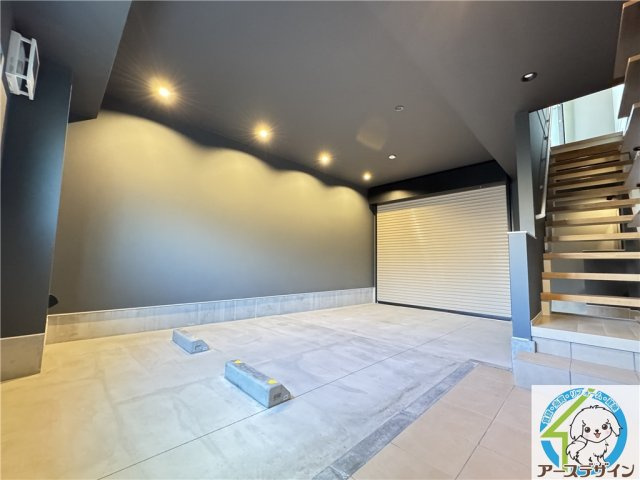 CASA　MODERNOの駐車場