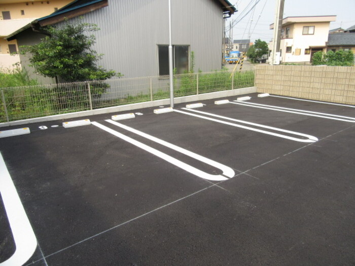 アン・ファミーユの駐車場