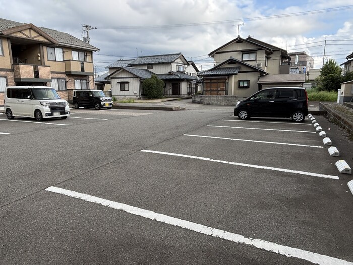 メゾン糺　Ｂの駐車場