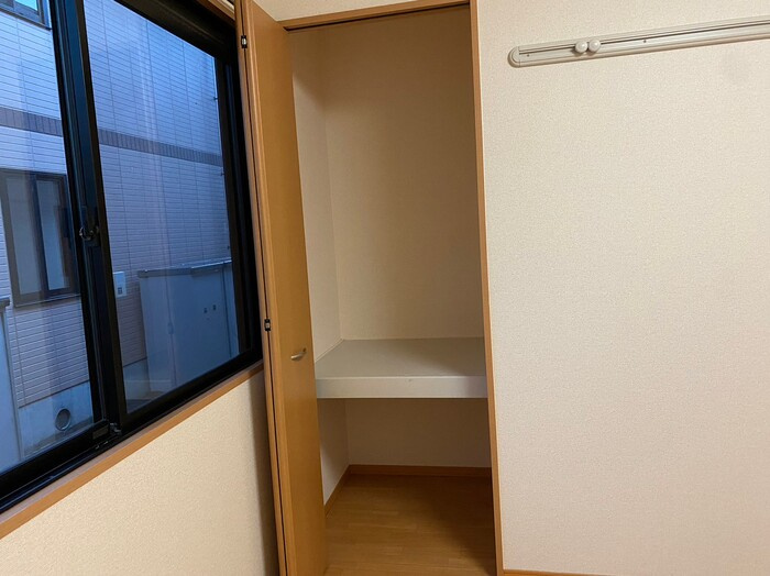 フローラルコート　Ａ