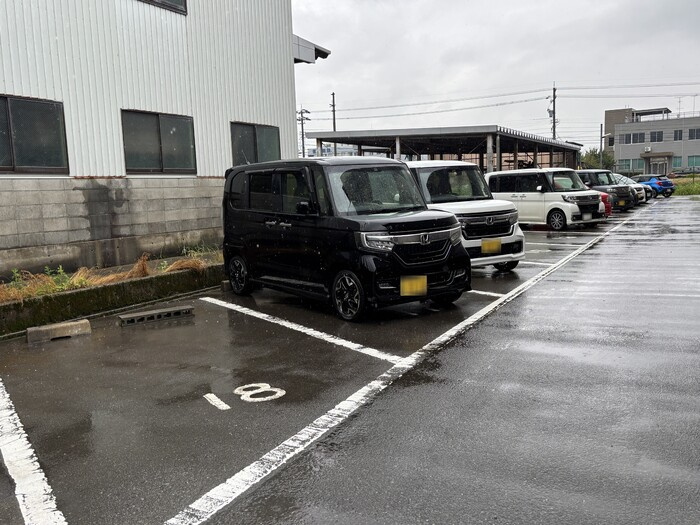 大安寺マンションの駐車場