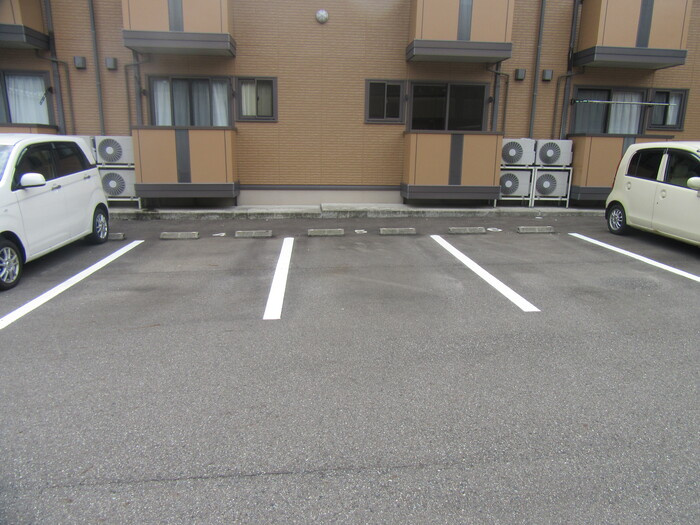 ウエストハイツ・セントラルハイツ　セントラルハイツの駐車場