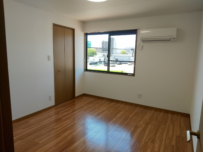 ライジング・ステージ・アイの内装