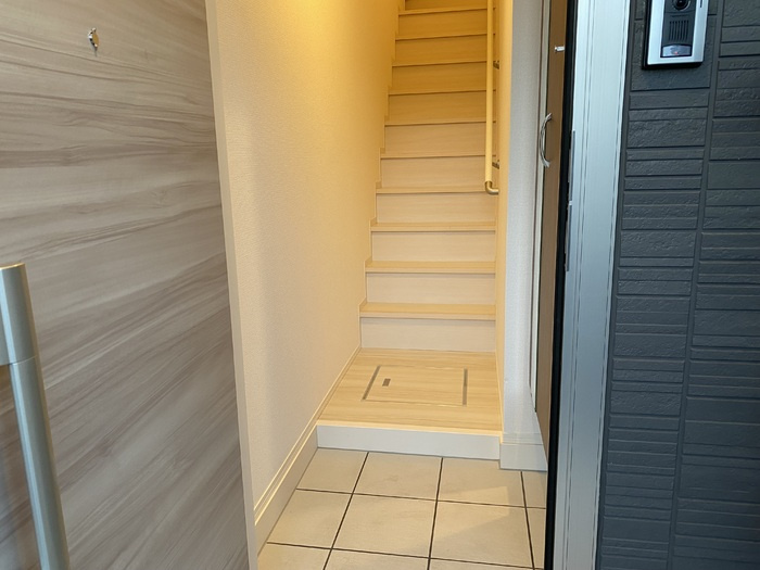 Flourish大宮（ﾌﾗｰﾘｯｼｭｵｵﾐﾔ）の玄関