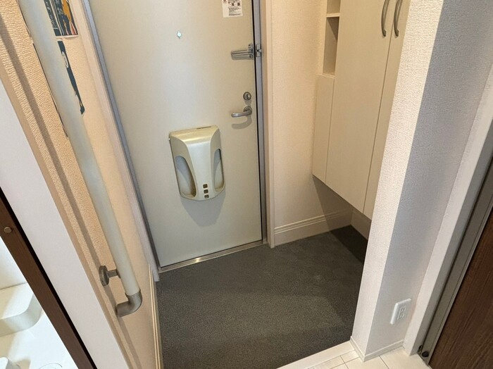 コーポラスみのりの玄関