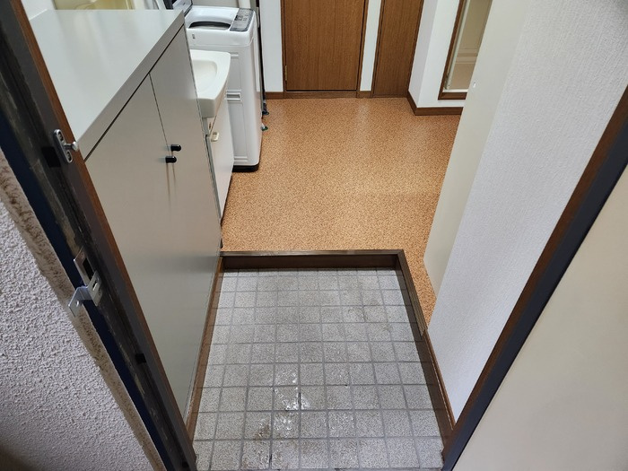 リバーハイツ光陽の玄関