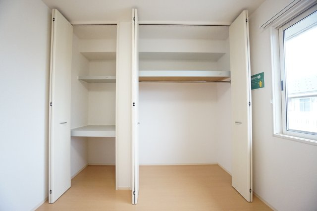 リビングタウン舟橋壱番館　Aの収納