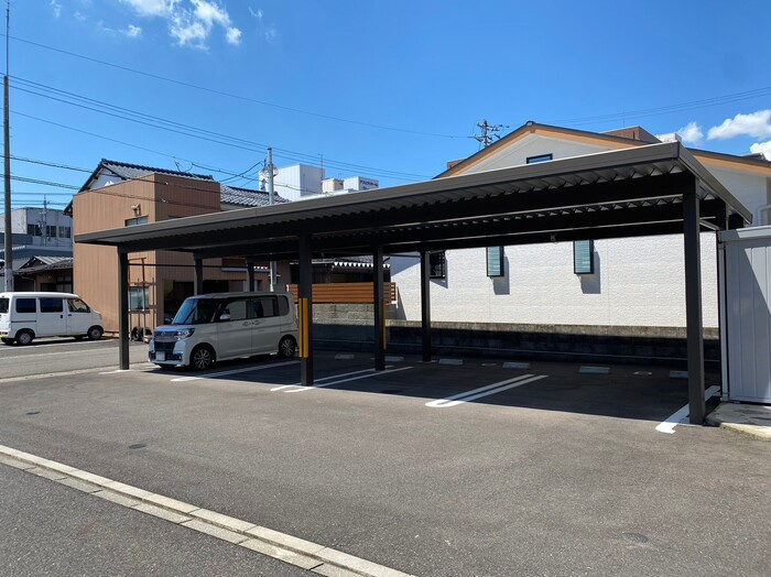 D-room　S・花堂南の駐車場