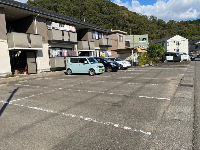 コンフォール２１の駐車場