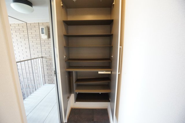 メゾン・グレイス　B棟の収納