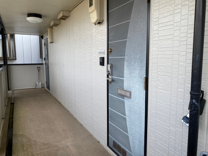 ロイヤルシャトー神中の玄関