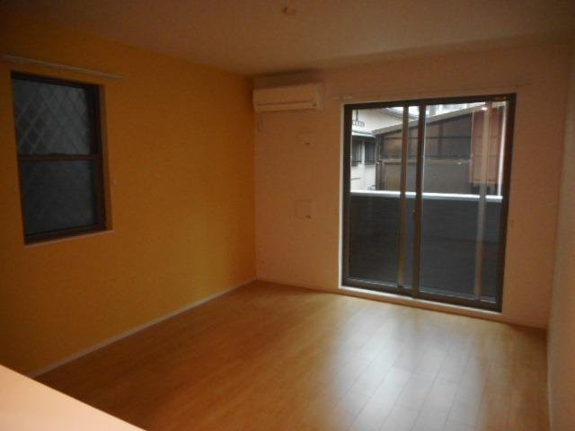 ヴェルソー加納の居間・リビング