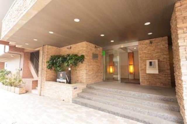 アルブル高輪のエントランス