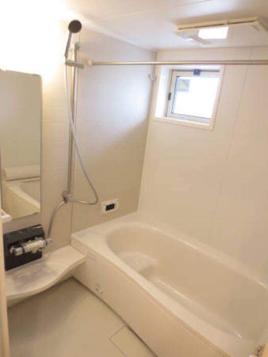 プレミアＡの浴室